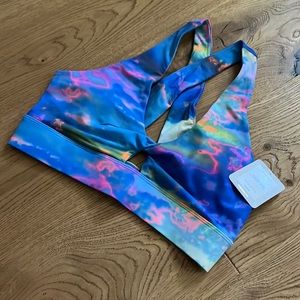 Fabletics Oasis Twist Sports Bra